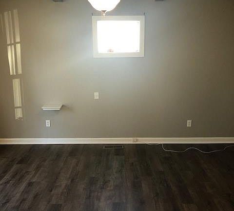 4th image of 1218 Glenn Ave