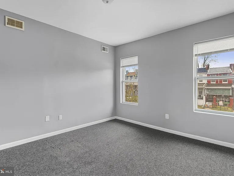 1209 Dukeland St — Photo 11