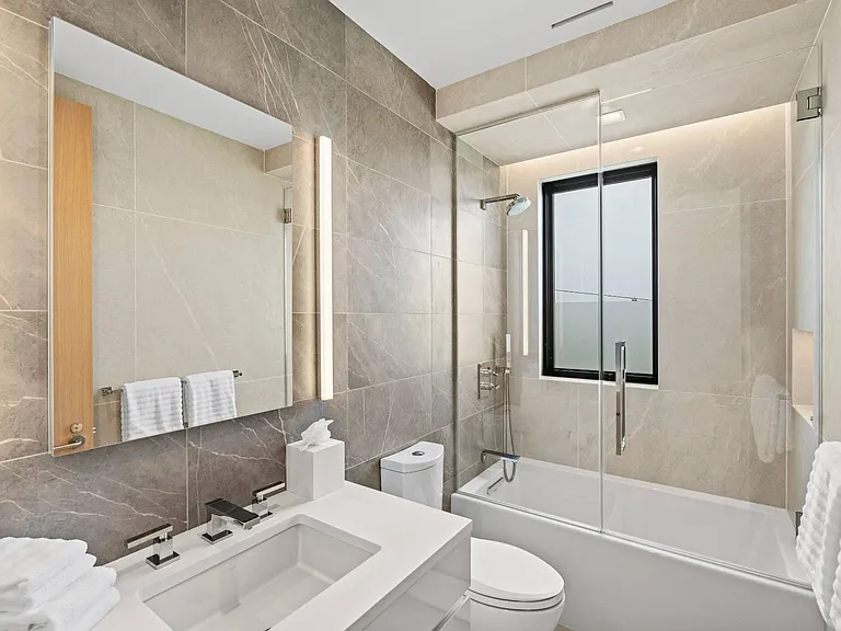 8 Middle Pond Ln — Photo 21