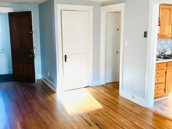 108 Baltimore St APT 6, Hanover, PA 17331