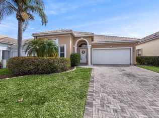 3016 Calle Valencia, West Palm Beach, FL 33409