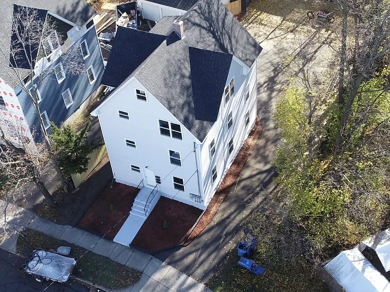 31 Florence St #3 — Photo 1