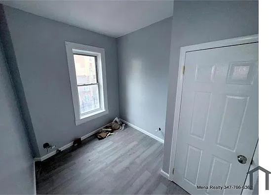 2092 Ryer Ave — Photo 4