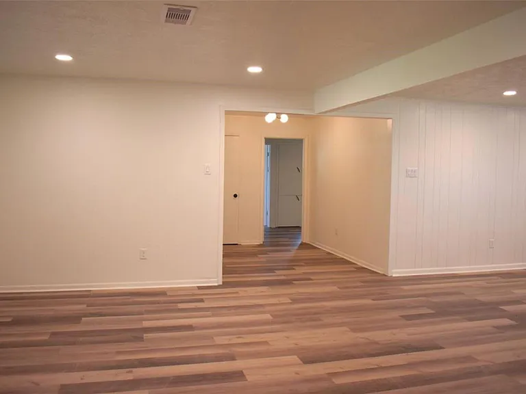 2628 Dupont St — Photo 5
