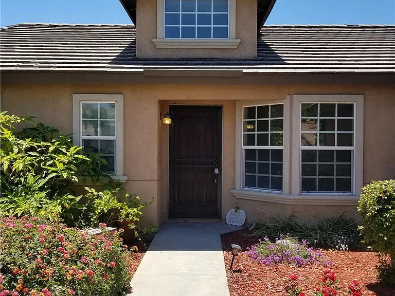 805 Alpine Ct — Photo 2