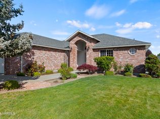 811 N 33rd St, Yakima, WA 98901