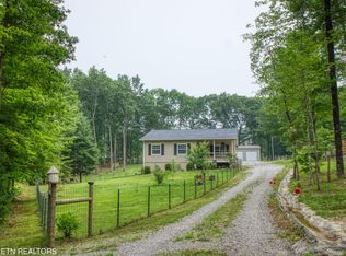 875 S Fork Dr, Jamestown, TN 38556