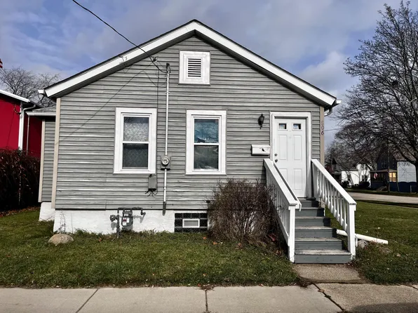 806 45th St, Kenosha, WI 53140