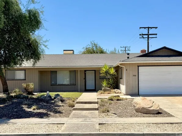2840 Julia Cir, Hanford, CA 93230