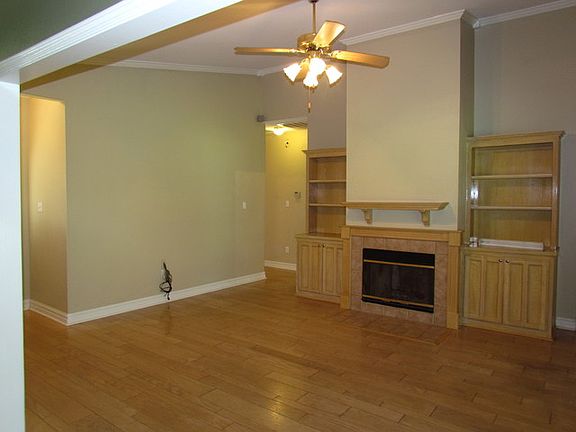 3rd image of 17260 Fountainbleau Dr