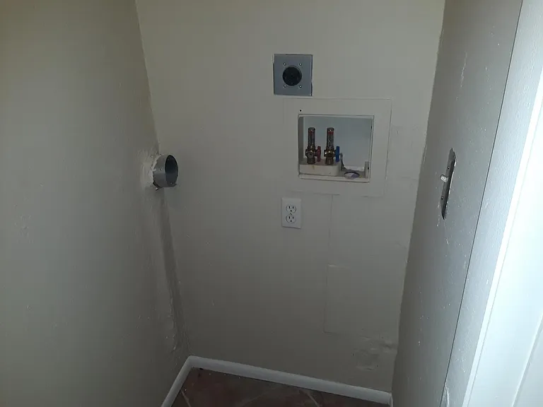 200 Country Club Dr #101 — Photo 5