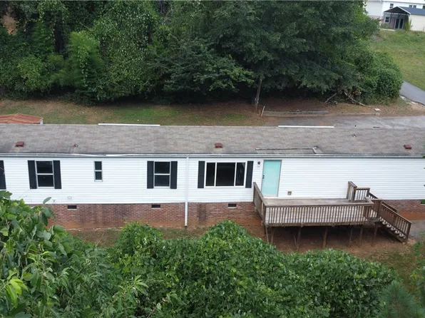 106 Walker Way Dr, Seneca, SC 29672