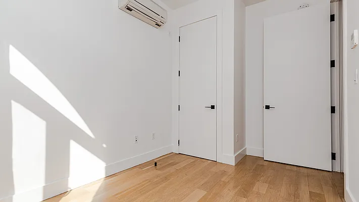 Rented by Nooklyn NYC LLC | media 12