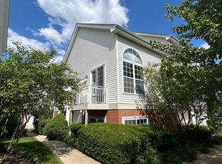 709 Pheasant Trl, Saint Charles, IL 60174