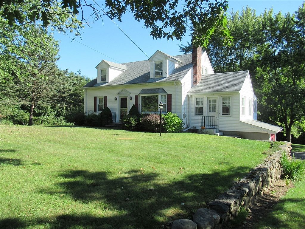 92 Providence St, Mendon, MA 01756 | Zillow