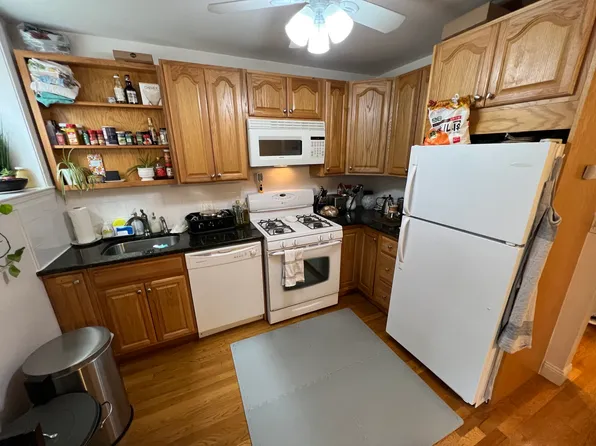 80 Sutherland Rd APT 3A, Boston, MA 02135