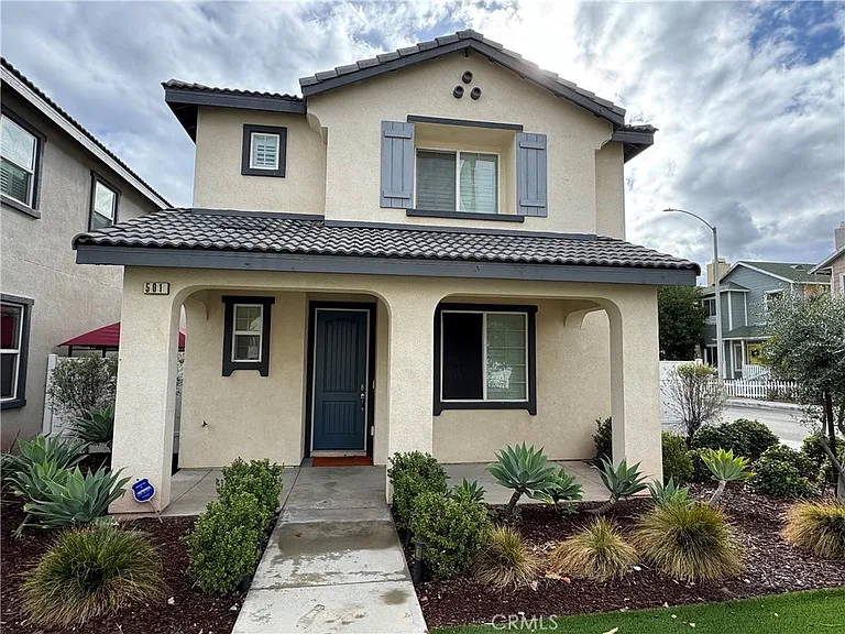 501 Villa Way — Photo 1