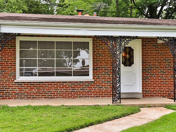 3rd image of 7 Nordell Ct