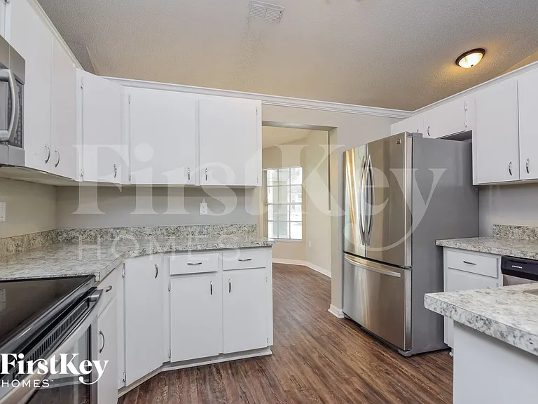 1719 Sandalwood Cir SW — Photo 6