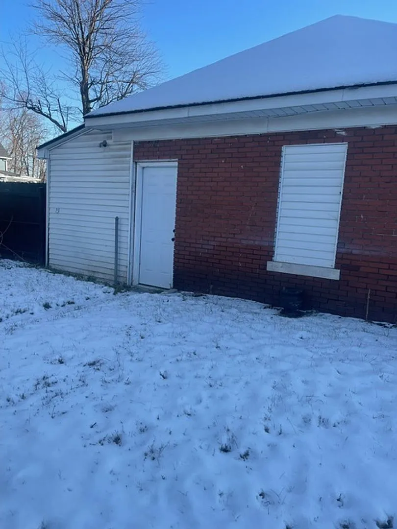4 bedroom, 2.5 bath - Modern Home in Wyandotte! — Photo 4