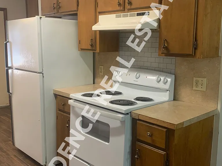 1006 Sybil Dr — Photo 3