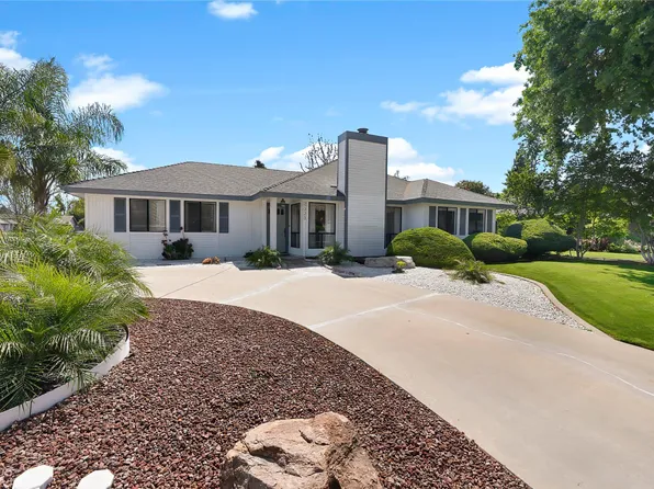 2323 E Hillcrest Avenue, Visalia, CA 93292