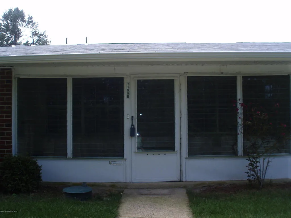 1199B Shetland Dr photo 1