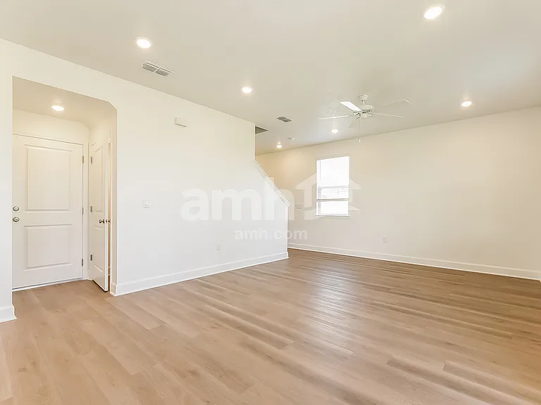 2715 Radha Way — Photo 6