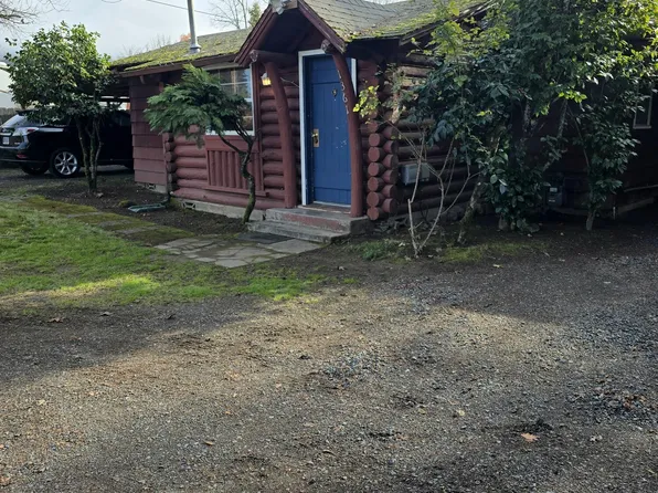 1361 Fruitdale Dr, Grants Pass, OR 97527