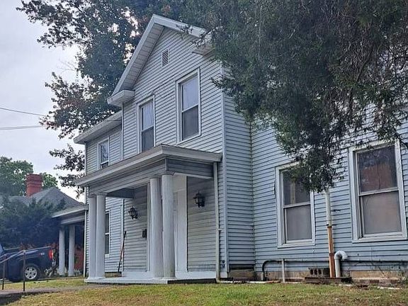 4th image of 1011 Quincy St