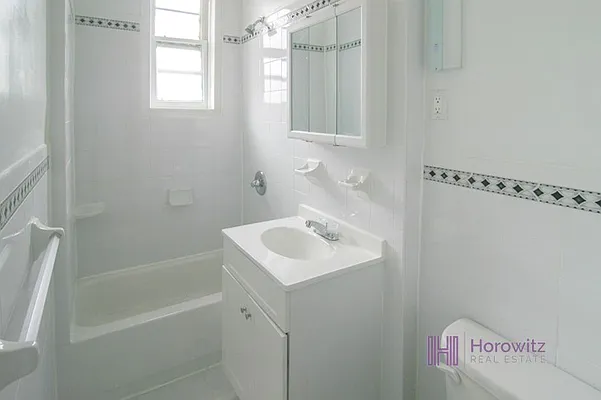 Rented by Horowitz Real Estate | media 28