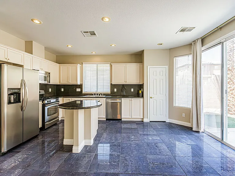 8018 Retriever Ave — Photo 10