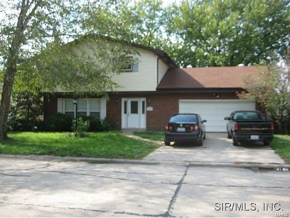 139 Arlington Dr photo 1