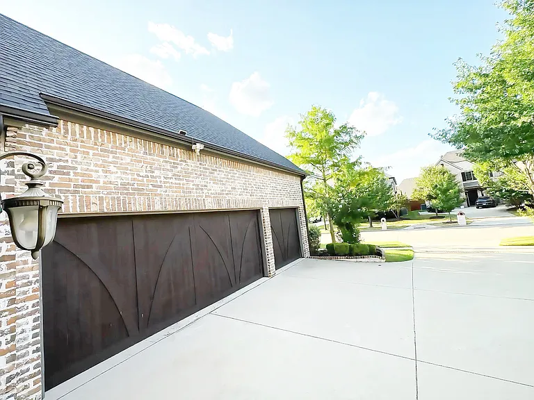 14803 Huffman Ln — Photo 3