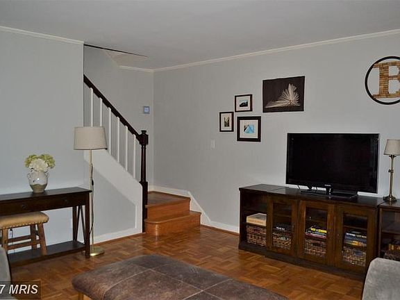 4th image of 1110 S Barton St Unit 309