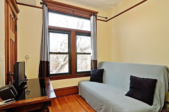 5th image of 3621 N Wilton Ave #3