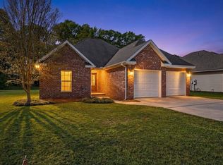 8 Amyden Ct, Laurel, MS 39443