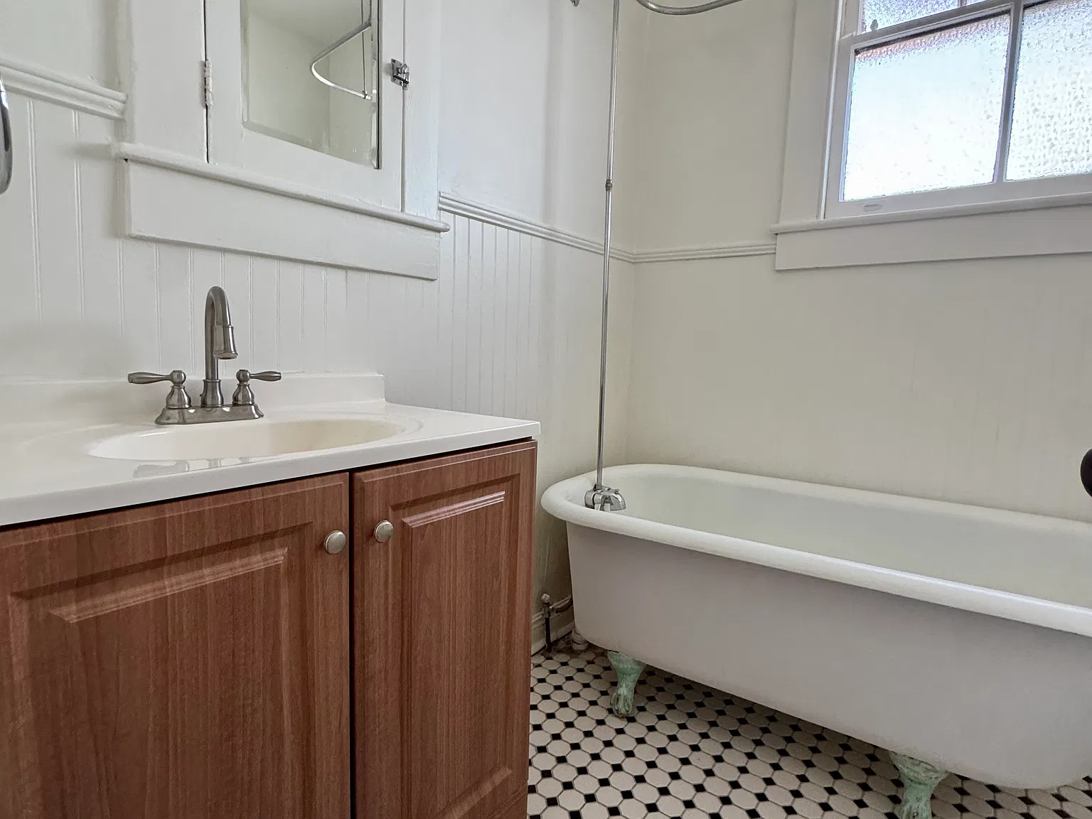 2 bed, 1050 sqft, $1,895 — Photo 4