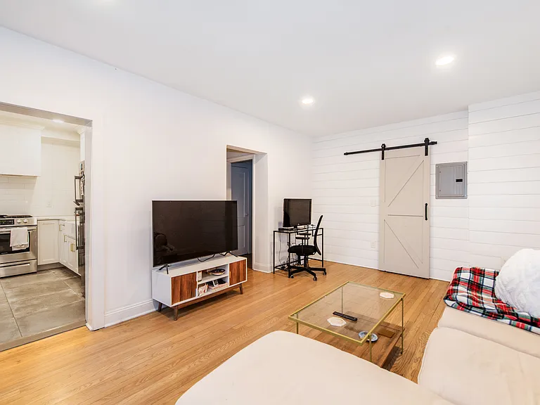 378 Claremont Ave #1 — Photo 4