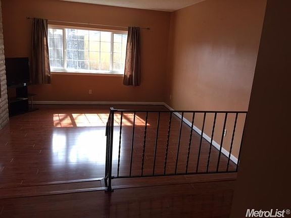 5th image of 202 San Fernando Ave