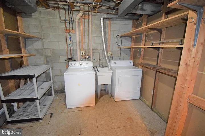 8243 Cedar Landing Ct — Photo 37