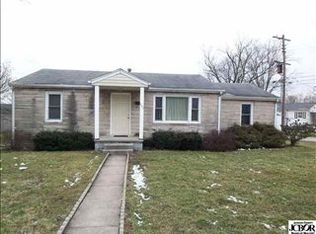 902 Twin Circle Dr, Seymour, IN 47274