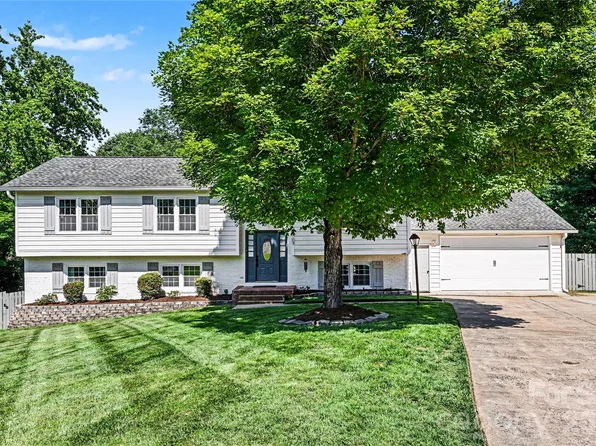 107 Condover Pl, Charlotte, NC 28270