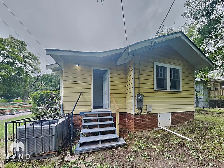 4817 Avenue N — Photo 34