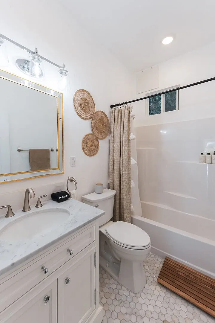 Welcoming Claremont Studio W/Private Yard&Pool Spa — Photo 4