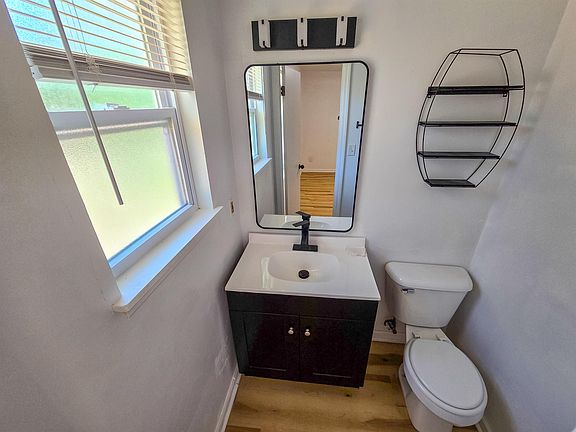 4th image of 2820 Bards Wood Ln