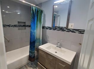 113-15 207th St #1, Queens Village, NY 11429