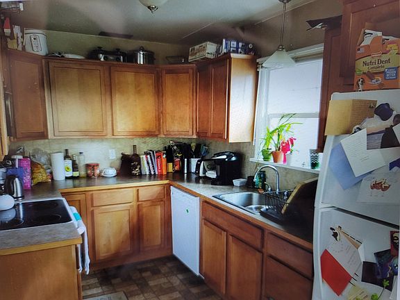 3rd image of 1020 NW Charlotte St