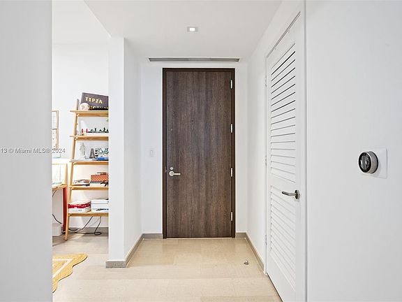 3rd image of 68 SE 6th St #1909
