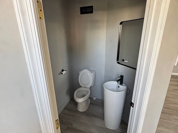 2nd image of 9805 Juniper Dr